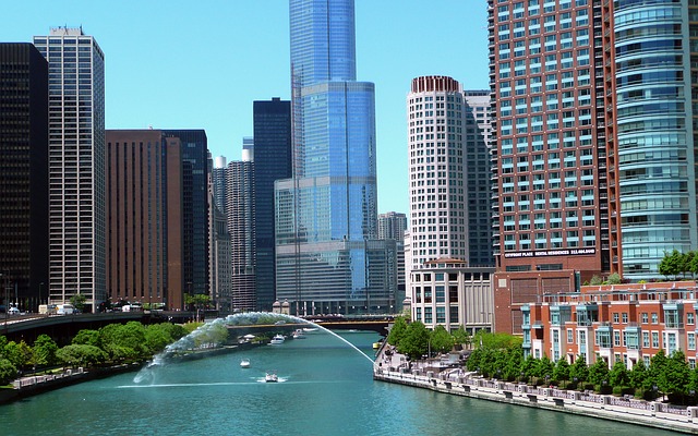 Visit Chicago - Downtown River