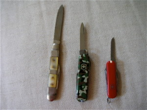 The Best Packing Tips 20 Things NOT to Bring With You - knives